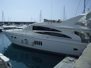 expert maritime bateaux à moteur d'occasion